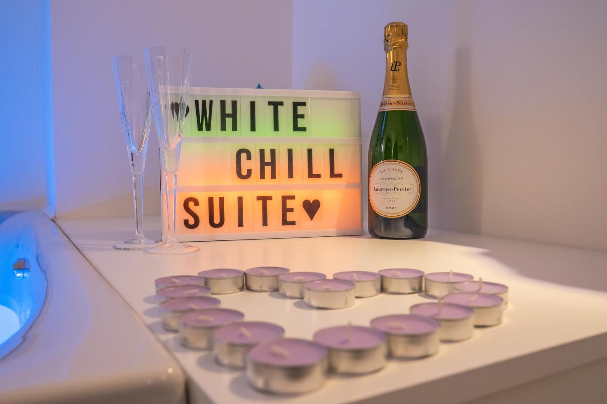 White Chill Suite Ostuni Extérieur photo